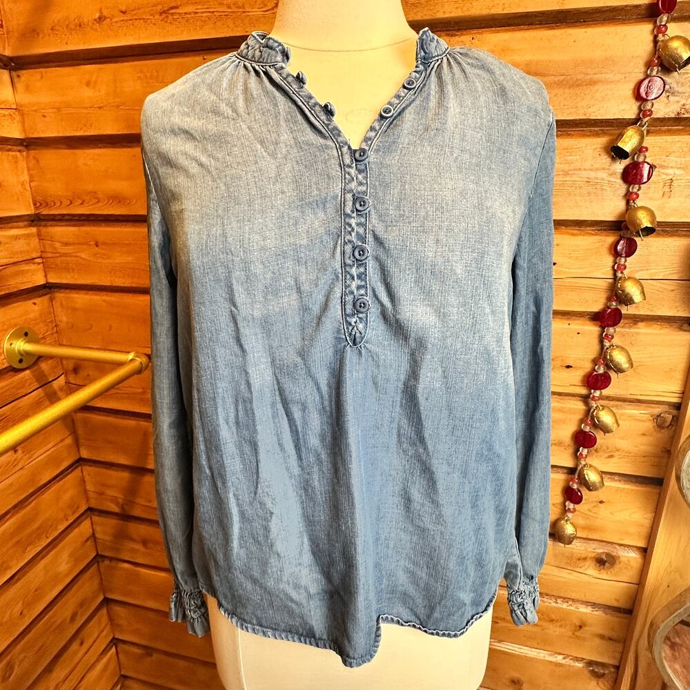 Anthropologie Cloth & Stone Chambray Henley Blouse Blue Long Sleeve Top Size S